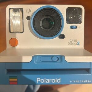 Polaroid one step 2 I type camera